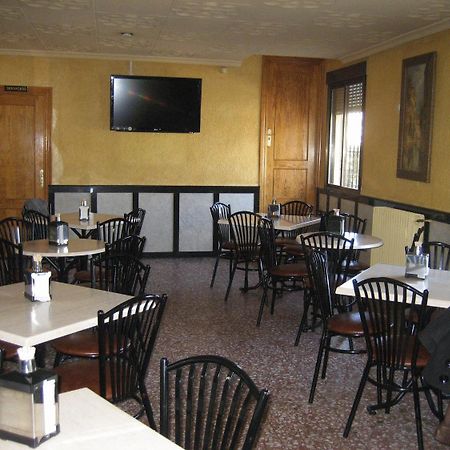 Hostal El Sevillano Rus Exterior photo