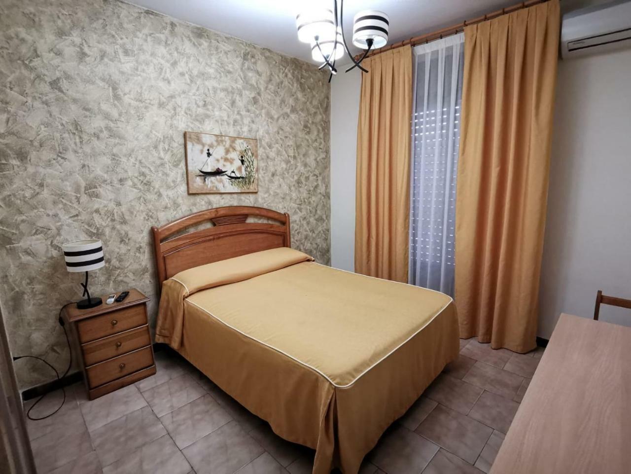 Hostal El Sevillano Rus Exterior photo